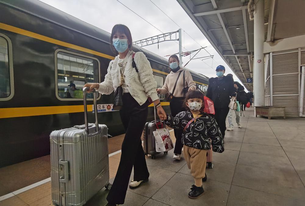 深圳湾口岸深圳北包车接送
